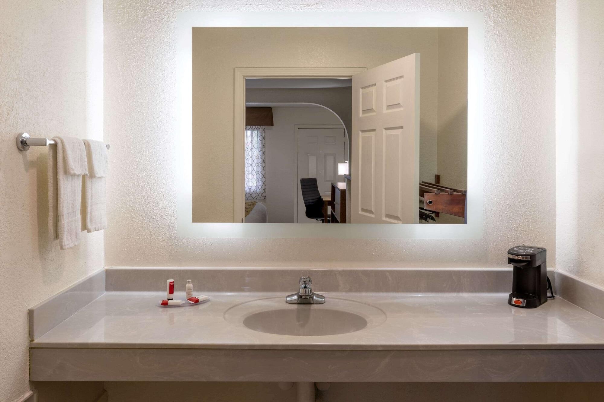 Baymont By Wyndham Biloxi - Ocean Springs Motel Kültér fotó